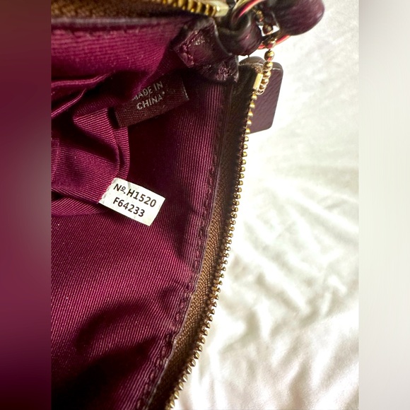 Coach Signature Leather Corner Zip Khaki Cherry Wristlet - Picture 4 of 16